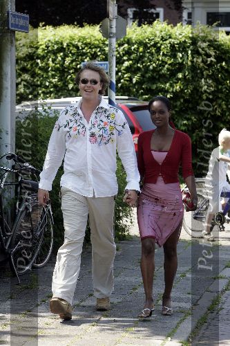 Langweer 28 mei 2005
Trouwen Yvonne Jasper met Pieter v Beukering.
Gijs Staverman en Pearl
