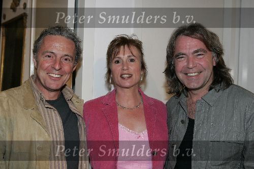 Naarden 12 mei 2005
Presentatie boek schreeuwen/huilen van Govert de Roos bij Arsenaal.
Huub Stapel met vrouw Resie en Govert