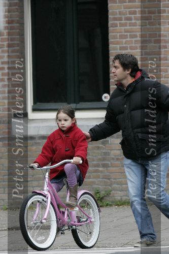 Amsterdam 10 mei 2005
India v Diepen en Sander ( verloofde Irene v d Laar) op Cornelis schuytstraat