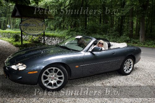 Vierhouten 20 mei 2005
Rally met cabrio\'s vanwege 10 jarig bestaan Beau Monde.
Inge v Kemenade in jaguar cabrio