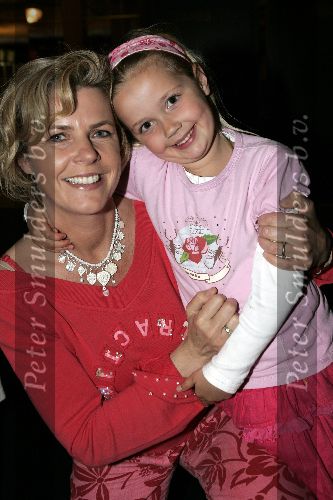Amsterdam 3 mei 2005
Premiere Winnie de Pooh in pepsi stage.
Irene Moors met dochtertje