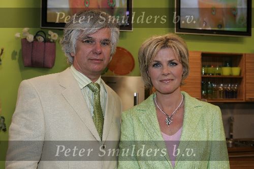 Houten 19 mei 2006
Opening house of talent van Irene Moors.
Irene Moors met manager Jan...
