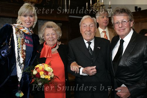 Naarden 18 mei 2005
Trouwen Tonnie des Bouvrie en Geert Loman in stadhuis Naarden.
Jan des Bouvrie en Monique des Bouvries