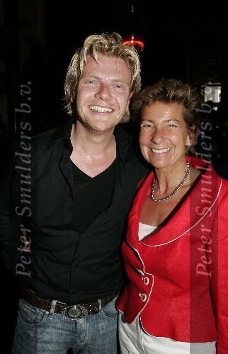 Amsterdam 19 mei 2005
Presentatie cd  Bastiaan Ragas.
Bastiaan met Janine v d Ende