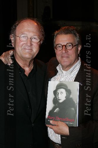 Amsterdam 30 mei 2005
Presentatie Boek Mary Dresselhuys in schouwburg amsterdam.
Jeroen Krabbe en Joop v d Ende