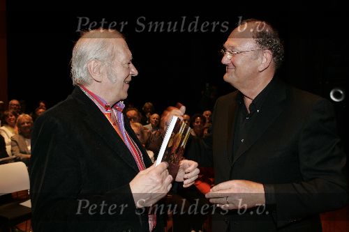 Amsterdam 30 mei 2005
Presentatie Boek Mary Dresselhuys in schouwburg amsterdam.
Ramses Shaffy en Joop v d Ende