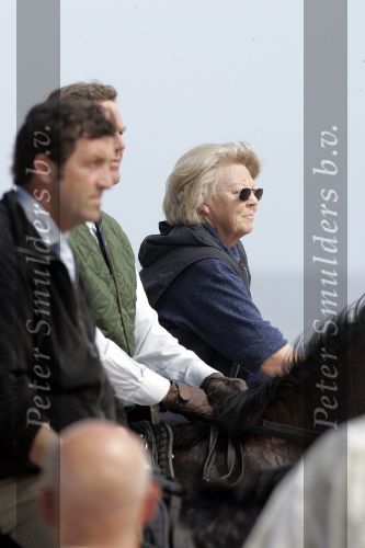 Katwijk 29 mei 2005
Koningin Beatrix paard rijden op het strand van katwijk.
