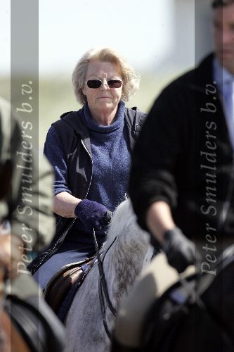 Katwijk 29 mei 2005
Koningin Beatrix paard rijden op het strand van katwijk.