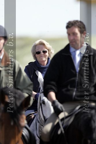 Katwijk 29 mei 2005
Koningin Beatrix paard rijden op het strand van katwijk.
