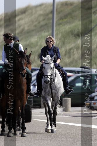 Katwijk 29 mei 2005
Koningin Beatrix paard rijden op het strand van katwijk.