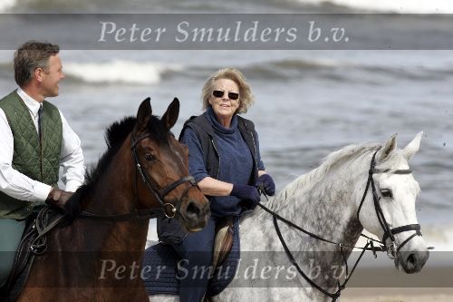 Katwijk 29 mei 2005
Koningin Beatrix paard rijden op het strand van katwijk.