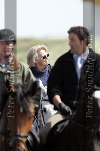 Katwijk 29 mei 2005
Koningin Beatrix paard rijden op het strand van katwijk.