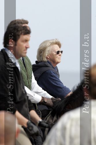 Katwijk 29 mei 2005
Koningin Beatrix paard rijden op het strand van katwijk.