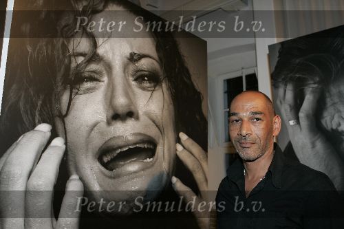 Naarden 12 mei 2005
Presentatie Boek Govert de Roos bij Arsenaal.
Nol vriend Sylvia Millecam