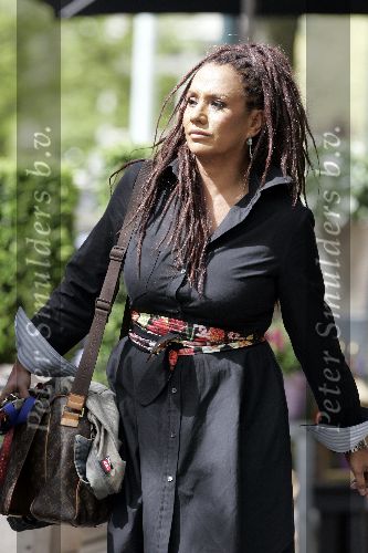Amsterdam 10 mei 2005
Patty Brard met rasta haar op cornelis schuytstraat