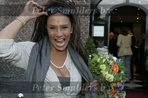 Naarden 12 mei 2005
Presentatie Boek Govert de Roos bij Arsenaal.
Patty Brard