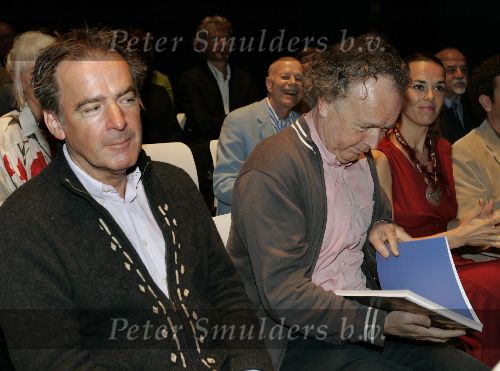Amsterdam 30 mei 2005
Presentatie Boek Mary Dresselhuys in schouwburg amsterdam.
Paul Haenen  met vriend