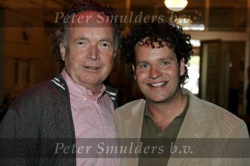 Amsterdam 30 mei 2005
Presentatie Boek Mary Dresselhuys in schouwburg amsterdam.
Dirk Zeelenberg met Paul haenen