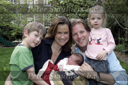 Amsterdam 1 mei 2005
Paulien Huizinga met Michiel Mol en hun kinderen Paul Myrthe en Pieter.