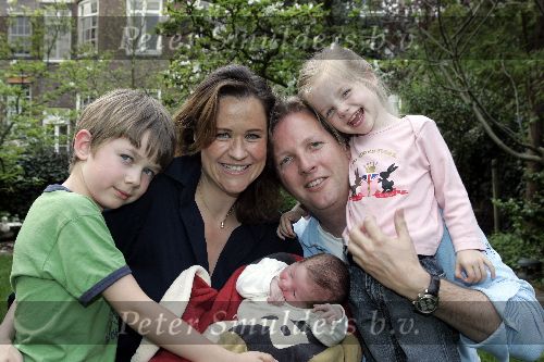 Amsterdam 1 mei 2005
Paulien Huizinga met Michiel Mol en hun kinderen Paul Myrthe en Pieter.