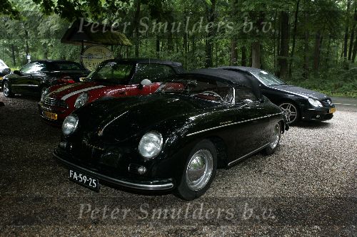 Vierhouten 20 mei 2005
Rally met cabrio\'s vanwege 10 jarig bestaan Beau Monde.
Monique des bouvrie met porsche cabrio uit 1972