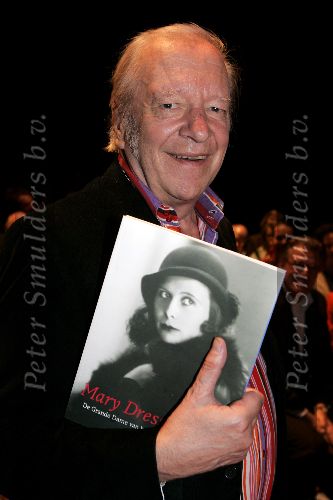 Amsterdam 30 mei 2005
Presentatie Boek Mary Dresselhuys in schouwburg amsterdam.
Ramses Shaffy