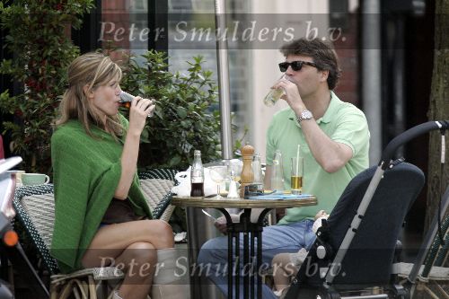 Amsterdam 1 mei  2005
Reinout Oerlemans en Danielle Overgaag op terras bij joffers samen met Thijmen en Fiene