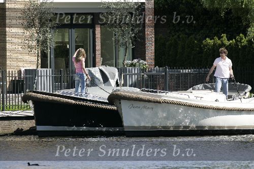 Amsterdam 15 mei 2005
Reinout Oerlemans en Danielle Overgaag met 2 sloepen