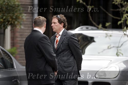Amsterdam 24 mei 2005
Beyonce vertrekt bij College Hotel. 
Robert Leroy is haar chauffeur in Porsche Cayenne jeep.