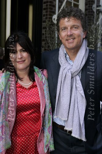 Amsterdam 11 mei 2005
Frans Molenaar feestje 65 jaar bij Le garage.
Robert ten Brink met vrouw Roos