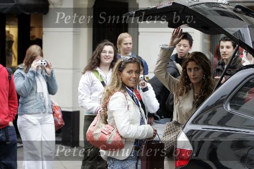 Amsterdam 11 mei 2005
Silvie Meis op pc Hooftstraat  en Dani Bles