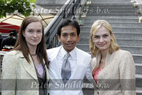 Amsterdam 25 mei 2005
Presentatie blad Rich in Amstel Hotel.
Wibi Soerjadi met wit pak en vriendin en PA