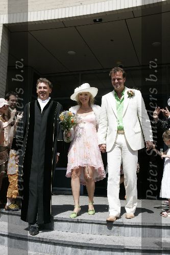 Joure 28 mei 2005
Trouwen Yvonne Jaspers en Pieter v d Beukering.
Yvonne  en Ed Nijpels