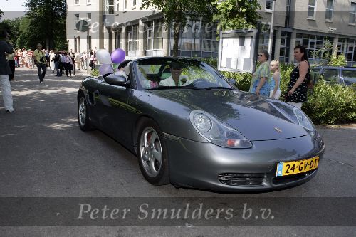 Joure 28 mei 2005
Trouwen Yvonne Jaspers en Pieter v d Beukering.
Yvonne in Porsche cabrio