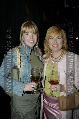 Rotterdam 3 mei 2005
Presentatie wijnen van Winston Post in Jackie\'s.
Yvonne Keeley met dochter