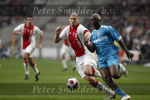 Amsterdam 12 november 2006
AJAX-PSV 0-1 in de arena. Jaap Stam en Arouna Kone
Peter Smulders bv