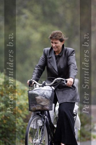 Amsterdam 28 oktober 2006
Astrid Joosten in de regen op de fiets.