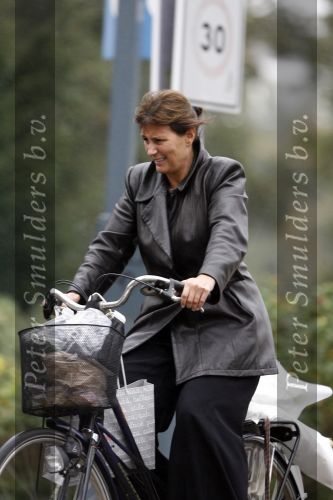 Amsterdam 28 oktober 2006
Astrid Joosten in de regen op de fiets.