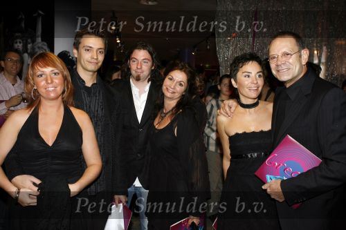 Den Bosch 22 oktober 2006
Premiere Grease in Den Bosch.
Rob de Nijs met zijn vriendin en Belinda Meuldijk met vriend Thiery en Robert met zijn vriendin