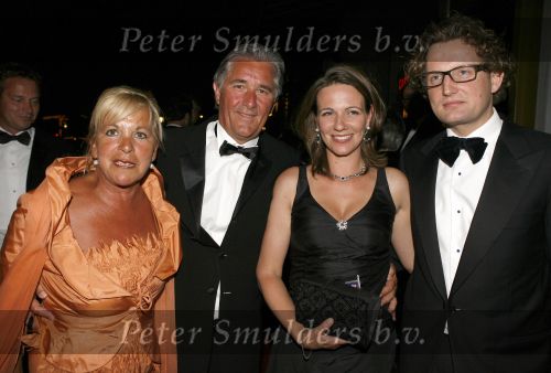 Amsterdam 19 juni 2006
Gala tbv de Ingeborg Douwes Stichting in Carre.
Prins Bernhard jr en Prinses Annette met Carol Dona met zijn vrouw Marianne Dona