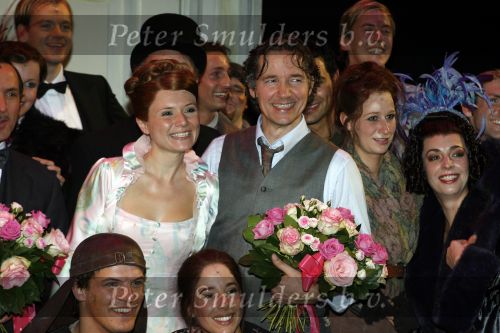Apeldoorn 2 november 2006
Premiere My fair lady met Celine Purcell en Thom Hoffman.
Veline Thom Paul haenen Bob Fosco en Seth Gaaikema
Peter Smulders bv