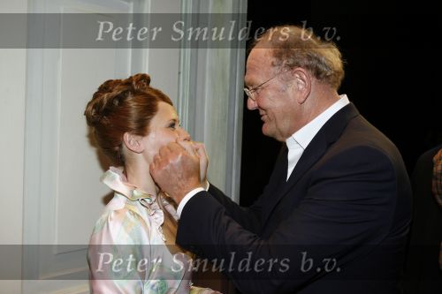 Apeldoorn 2 november 2006
Premiere My fair lady met Celine Purcell en Thom Hoffman.
 Celine en Joop v d Ende