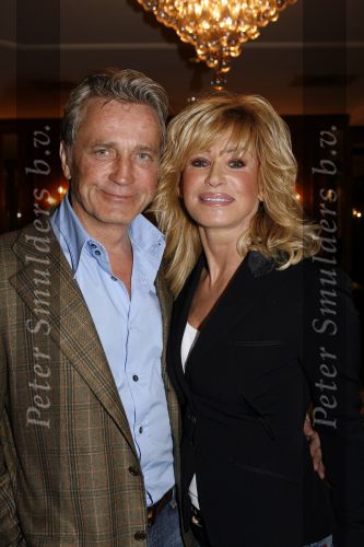 Noordwijk 5 november 2006
hans Breukhoven viert verjaardag van zijn moeder in Huis ter Duin.  Connie Constanza Jordi (met zijn vrouw) Marvin Shanna en  Edwin(met vriendin) zijn 
daar.