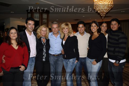 Noordwijk, 5 november 2006 
Hans Breukhoven viert de verjaardag van zijn moeder in Hotel Huis ter Duin. Verder op de foto: Connie Breukhoven, Constanza Breukhoven, Jordi Breukhoven en zijn vrouw, Marvin Breukhoven, Shanna Breukhoven en Edwin Breukhoven met zijn vrouw Ageeth Breukhoven.