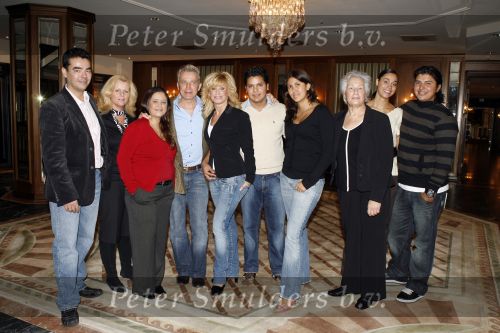 Noordwijk, 5 november 2006 
Hans Breukhoven viert de verjaardag van zijn moeder in Hotel Huis ter Duin. Verder op de foto: Connie Breukhoven, Constanza Breukhoven, Jordi Breukhoven en zijn vrouw, Marvin Breukhoven, Shanna Breukhoven en Edwin Breukhoven met zijn vrouw Ageeth Breukhoven.