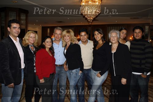 Noordwijk 5 november 2006
hans Breukhoven viert verjaardag van zijn moeder in Huis ter Duin.  Connie Constanza Jordi (met zijn vrouw) Marvin Shanna en  Edwin(met vriendin) zijn 
daar.