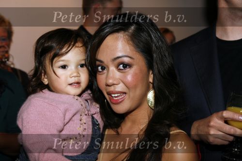 Den Bosch 22 oktober 2006
Premiere Grease.
Cystine Carreon met haar dochtertje
