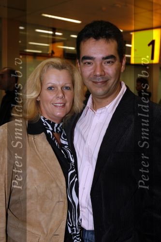 Schiphol 5 november 2006
Hans Breukhoven arriveert op schiphol na reis naar de Mount Everest. Connie Constanza Jordi (met zijn vrouw) Marvin Shanna en  Edwin Breukhoven samen met zijn vrouw Ageeth Breukhoven