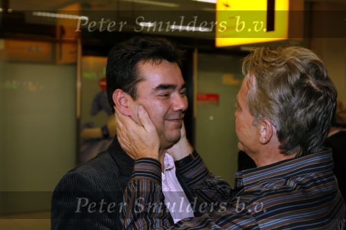 Schiphol 5 november 2006
hans Breukhoven arriveert op schiphol na reis naar de Mount Everest. Connie Constanza Jordi (met zijn vrouw) Marvin Shanna en  Edwin Breukhoven samen met zijn vader
