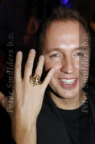 Amsterdam 20 oktober 2006
Uitreiking televizierring in het ij theater.
Edwin Evers met ring voor beste dj
